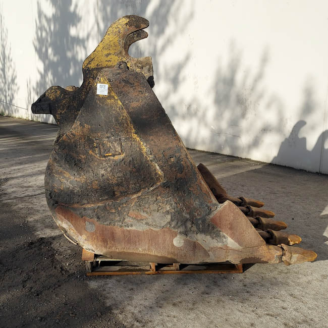 CUCHARÓN DE 54" CON CIERRE DE CUÑA 60-2154, EN BUEN ESTADO