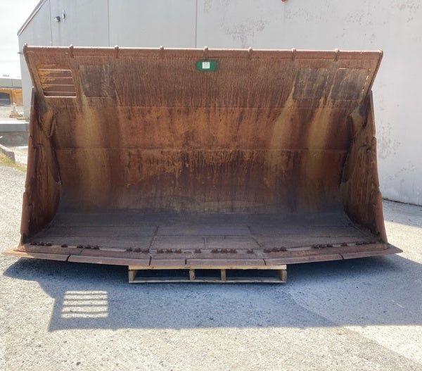 CUCHARÓN DE PUNTA DE PALA DE 150" 60-2199 Usado en Buen Estado