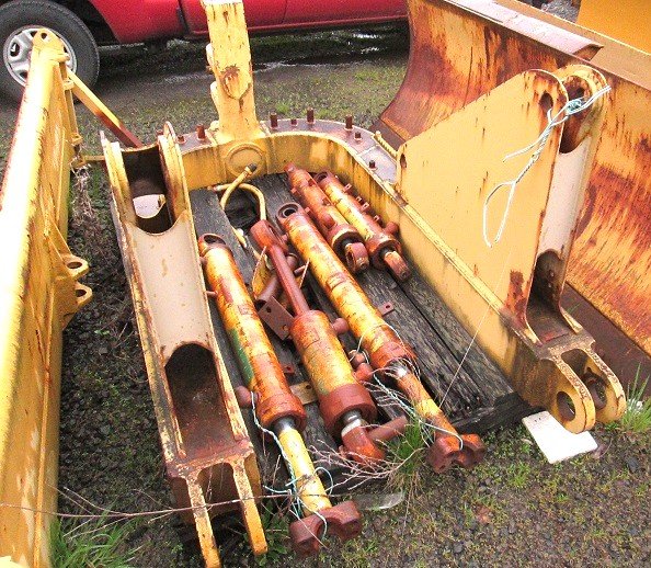 CUCHILLA Caterpillar sin usar - TOPADORA DE 6 VÍAS 34-0013