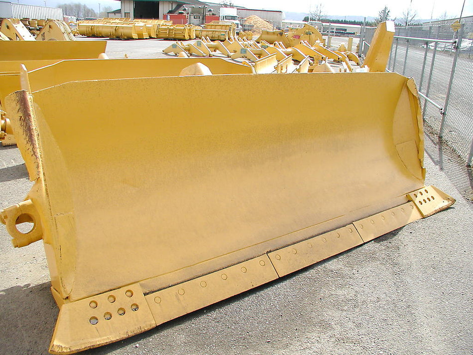 CUCHILLA DE 7 SU VERTEDERA Usada en Buen Estado 37-0001