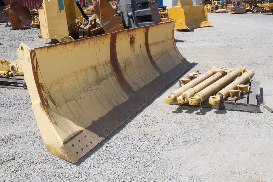 CUCHILLA DE 8 A DE USO EN BUEN ESTADO 38-0143