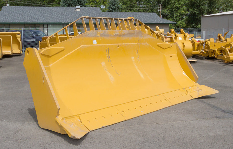 CUCHILLA Caterpillar sin usar - 8 SU VERTEDORA 38-0192