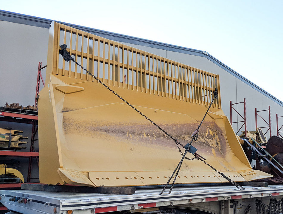 CUCHILLA Caterpillar sin usar - 9 SU VERTEDORA 39-0109
