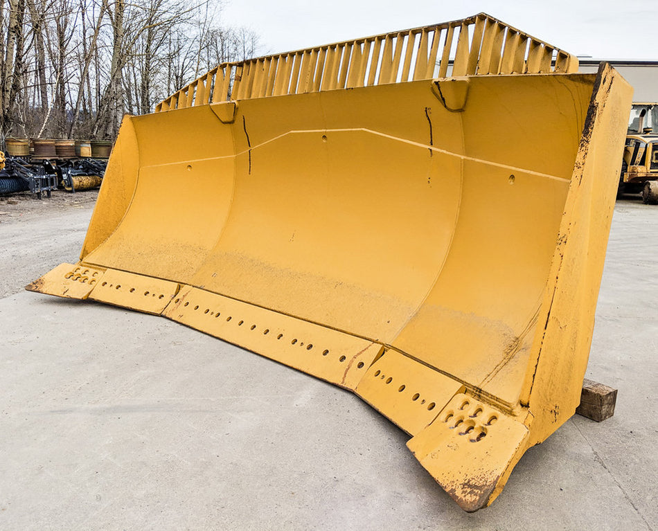 CUCHILLA Caterpillar sin usar - 9 U VERTEDORA 39-0111