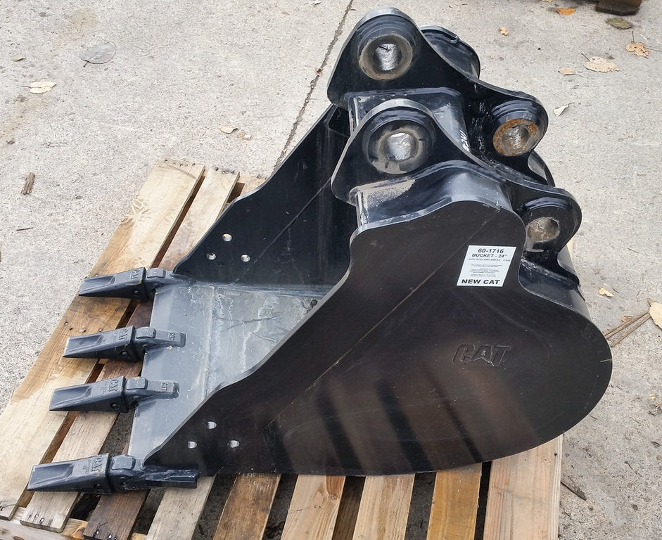 Cucharón Caterpillar sin usar - 24" para excavación 60-1716