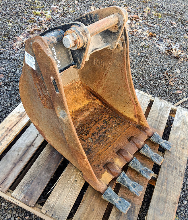 Cucharón usado en buen estado - 24" HOE HD 60-1881