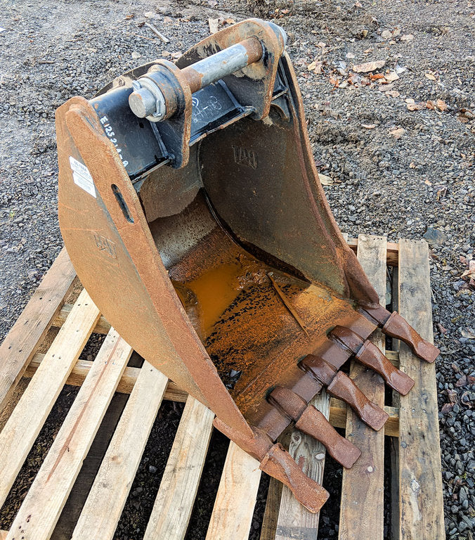 Cucharón usado en buen estado - 24" HOE HD 60-1884