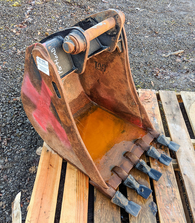 Cucharón usado en buen estado - 24" HOE HD 60-1885