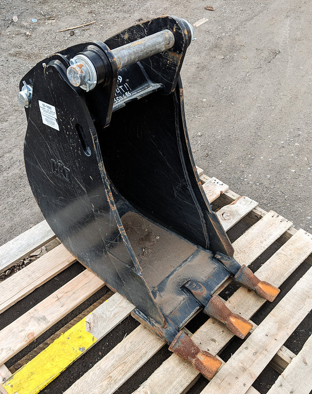 Cucharón usado en buen estado - 16" HOE HD 60-1890