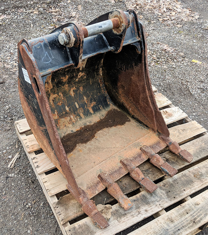 Cucharón usado en buen estado - 30" HOE HD 60-1899