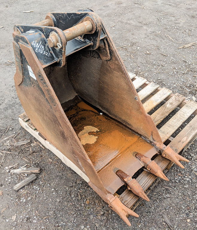 Cucharón usado en buen estado - 24" HOE HD 60-1927