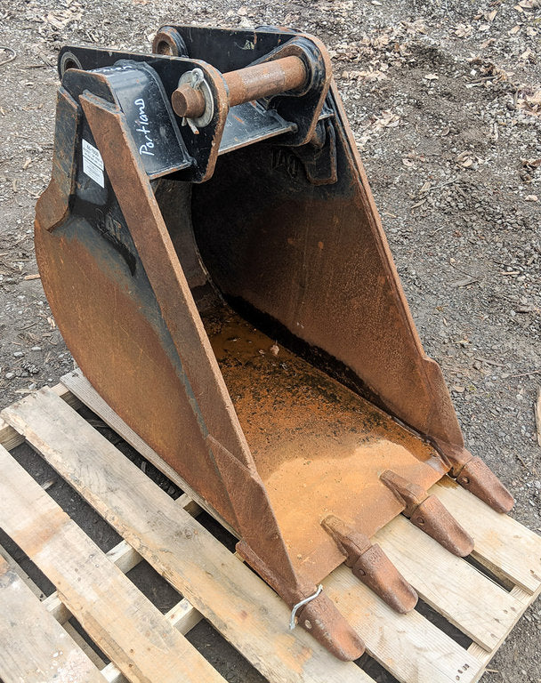 Cucharón usado en buen estado - 24" HOE HD 60-1930