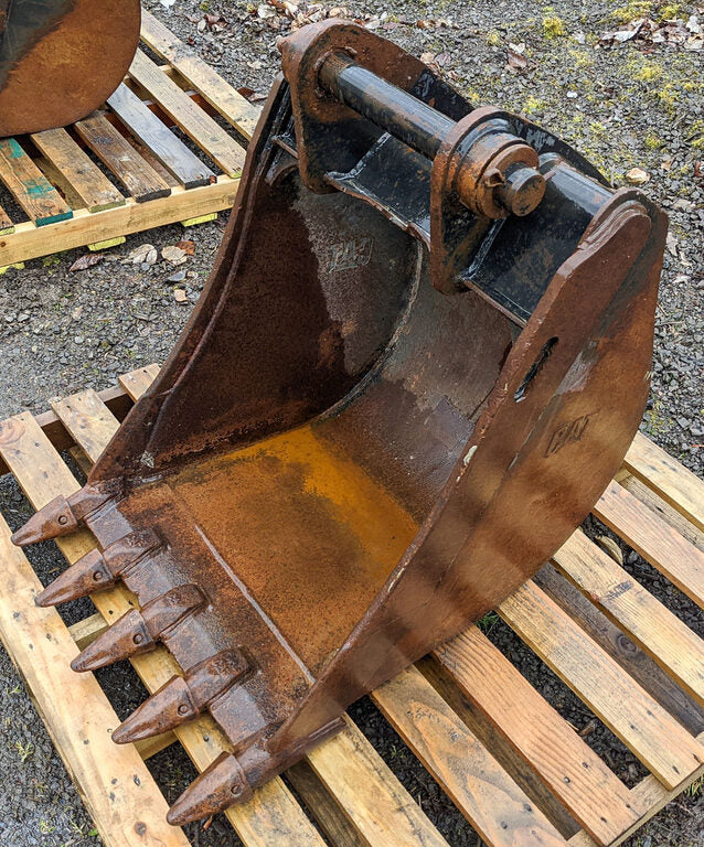 CUCHARÓN usado en buen estado - AZADA DE 25" 60-2022