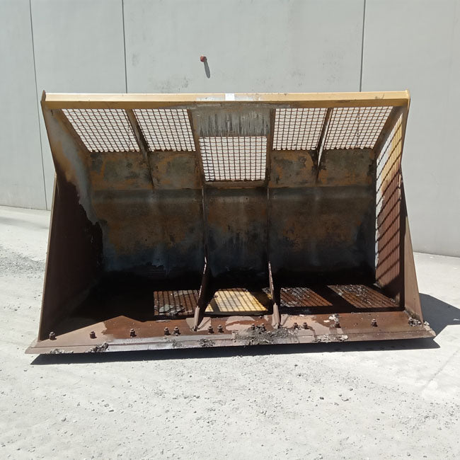 CUCHARÓN usado en buen estado - 131" MH 60-2185