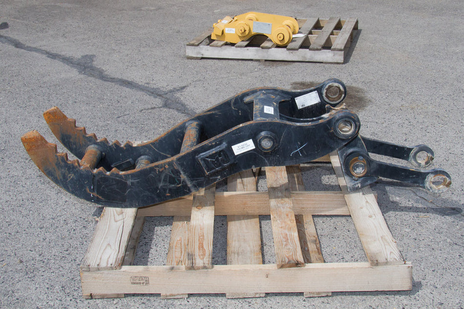 Caterpillar THUMB GRP 61-0232 sin usar