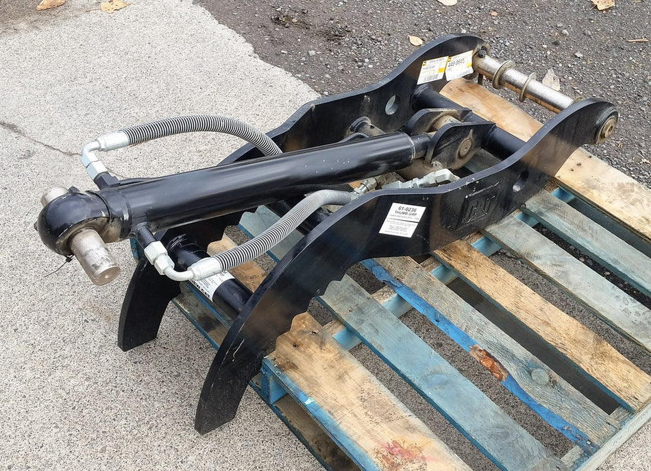 Caterpillar THUMB GRP 61-0236 sin usar