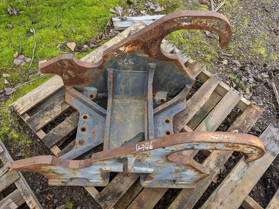 SOPORTE DE MONTAJE - MARTILLO HIDRÁULICO 61-0342 Usado en Buen Estado